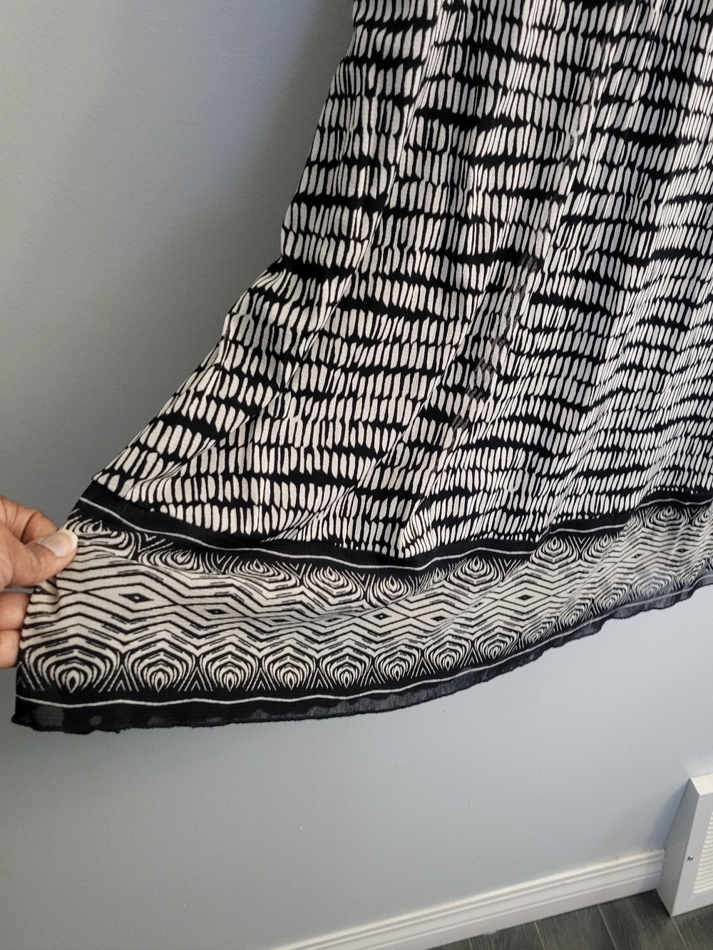 OLSEN Europe Sleeveless V-Neck Black & White Patterned Midi  Dress Sz S/M US 8 - Picture 5 of 10